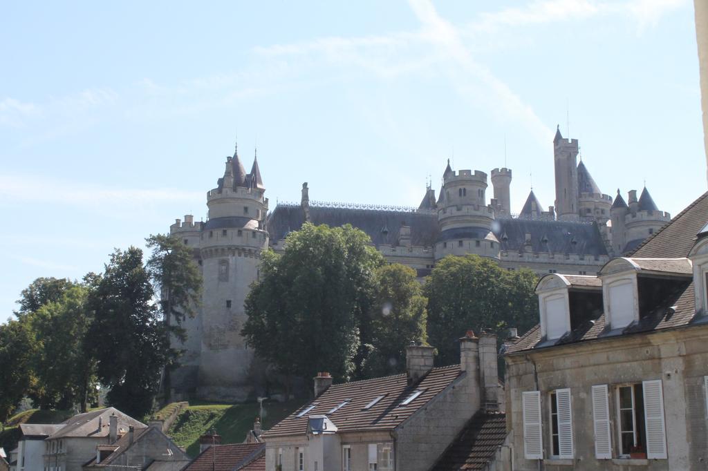Aux Bles D'Or Hotel Pierrefonds Bagian luar foto