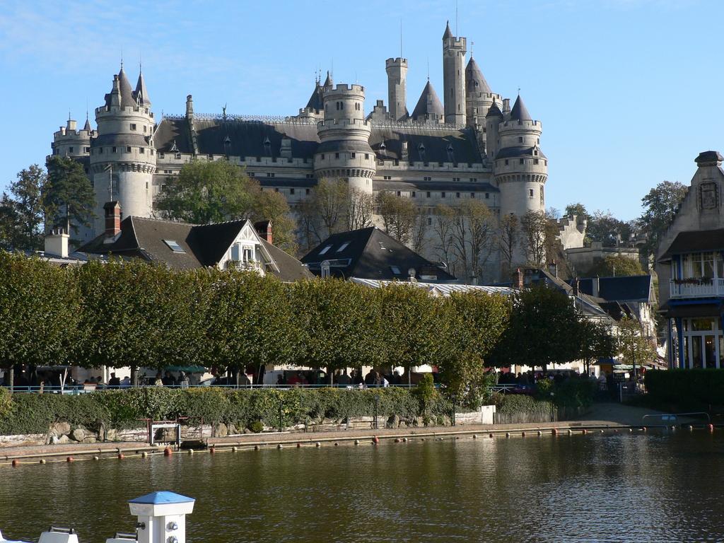 Aux Bles D'Or Hotel Pierrefonds Ruang foto